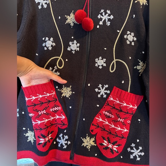 Basic Editions Festive Black and Red Cardigan - Picture 4 of 8